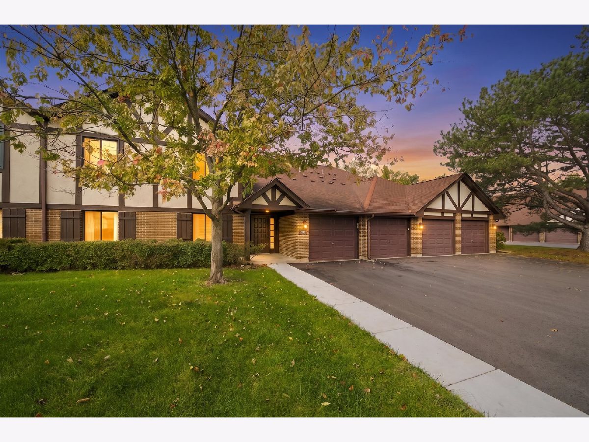  For Sale Wheeling Illinois, 1074 Cornell Avenue