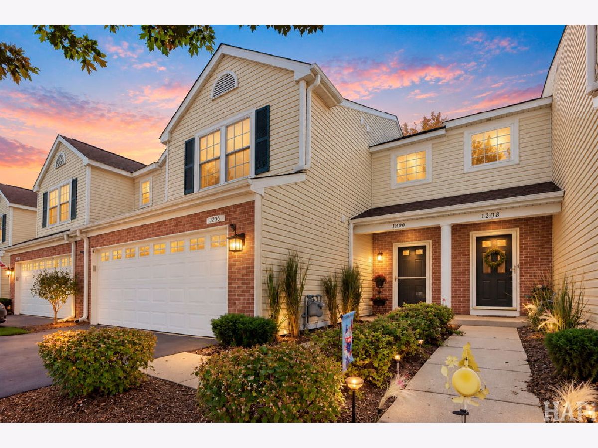 Homes & Townhomes & Condos For Sale Painted Lakes Lake Villa Illinois, 1206 Tyler Court