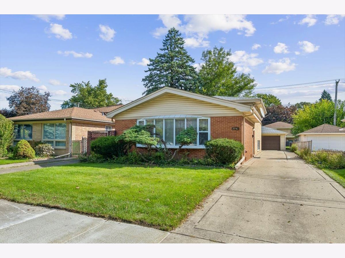  For Sale Morton Grove Illinois, 8941 Moody Avenue