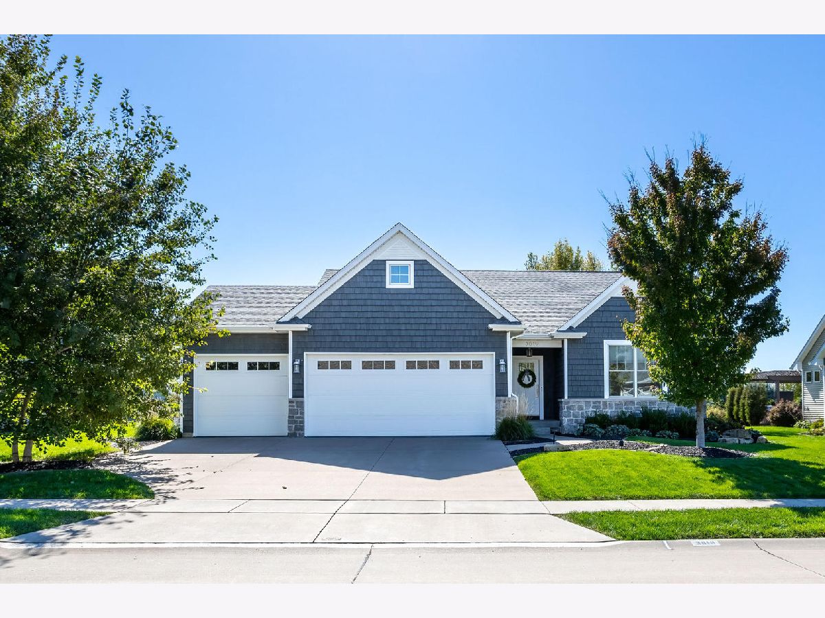 Homes For Sale Cobblestone Pointe Bettendorf Iowa, 3619 Cobblestone Drive