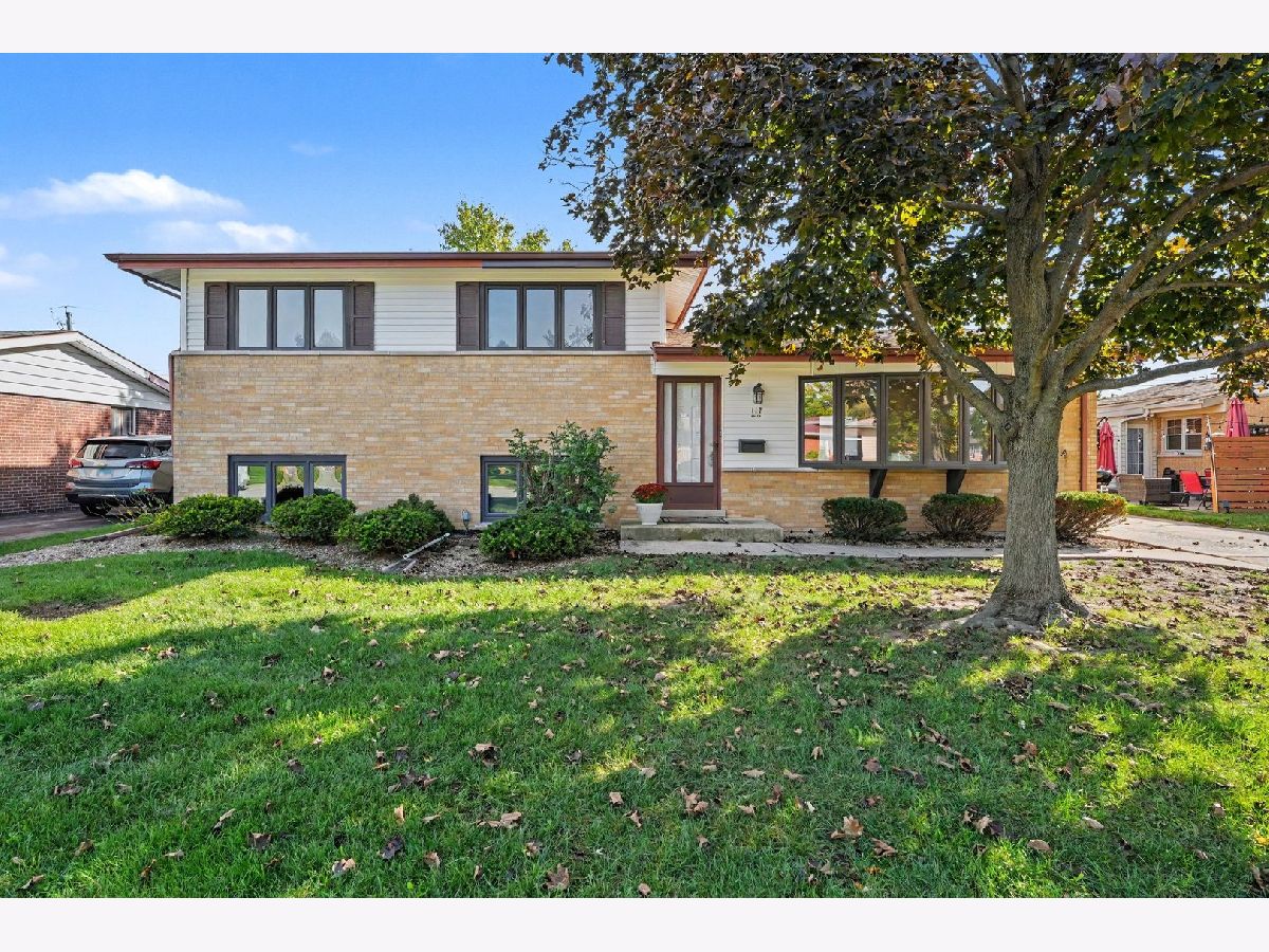  For Sale Chicago Heights Illinois, 117 Mayfair Place