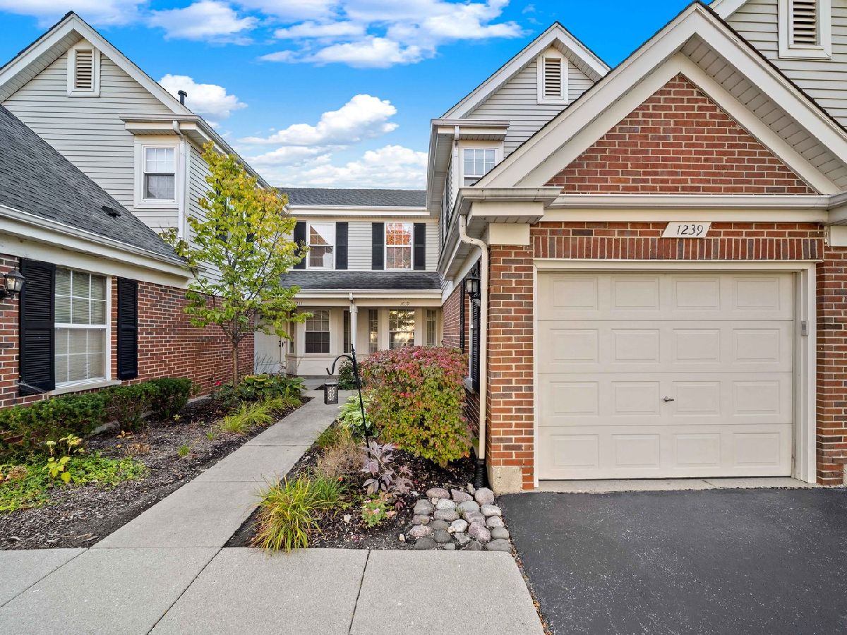 Homes & Townhomes & Condos For Rent Old Farm Village Buffalo Grove Illinois, 1239 Wellington