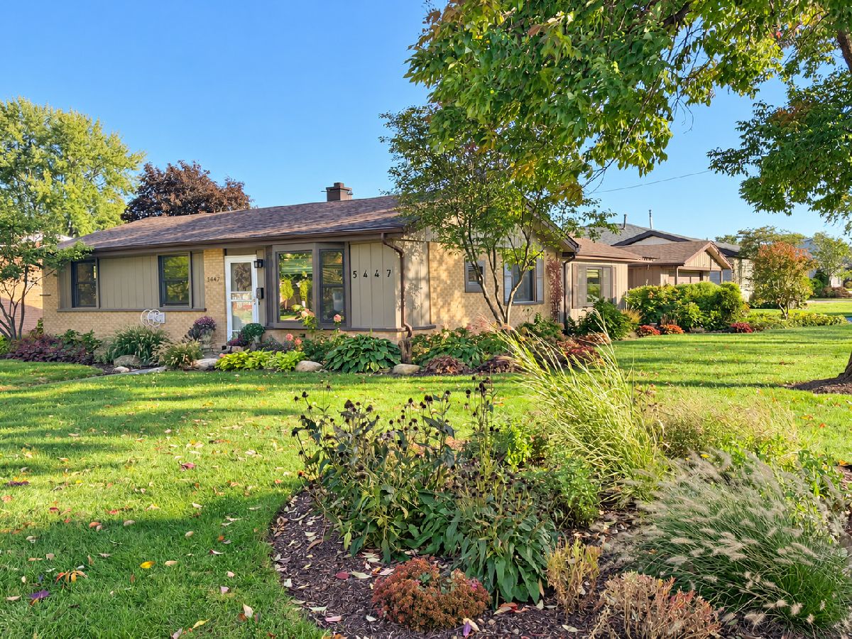 For Sale Crestwood Illinois, 5447 131st Street