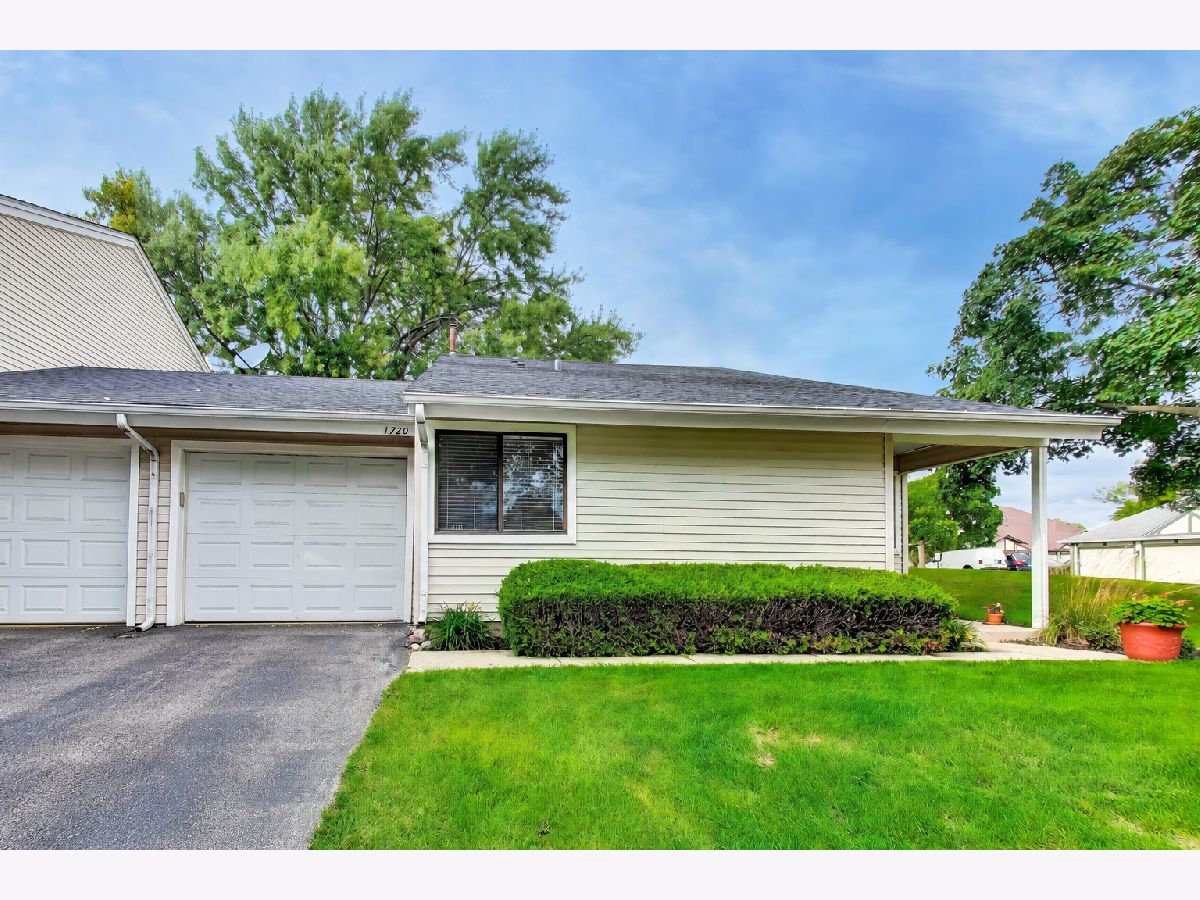 Townhomes & Condos For Sale Hidden Creek Palatine Illinois, 1720 Shannon Lane