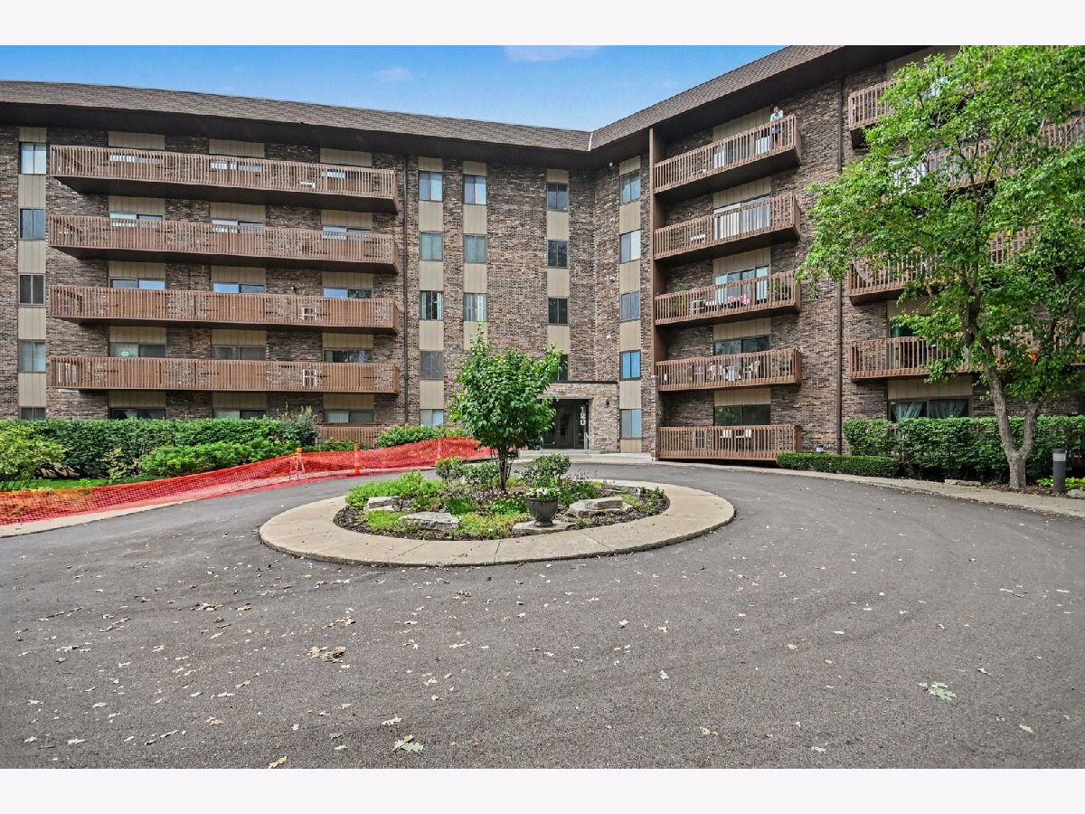 Condominiums For Sale Medinah On The Lake Bloomingdale Illinois, 120 Lakeview Drive