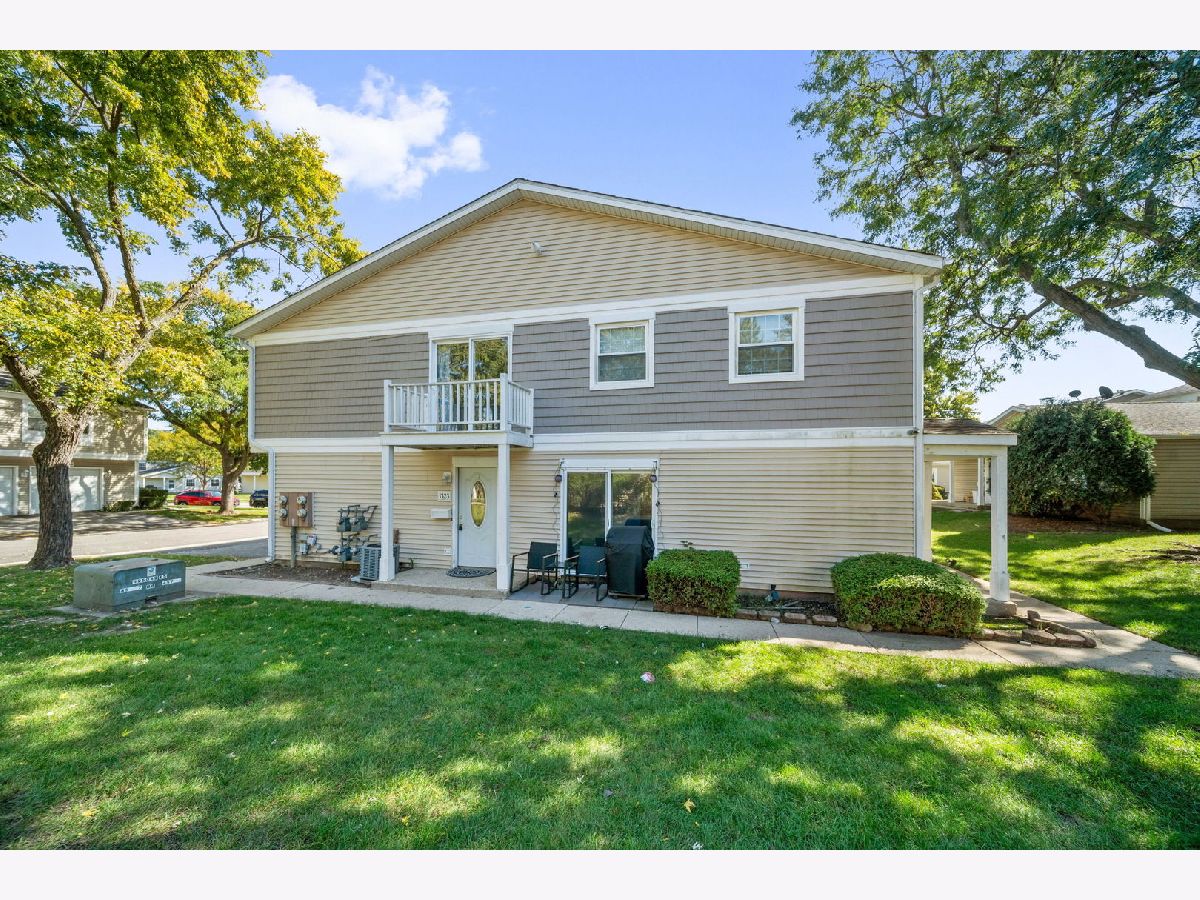  For Rent Wheeling Illinois, 1323 Braver