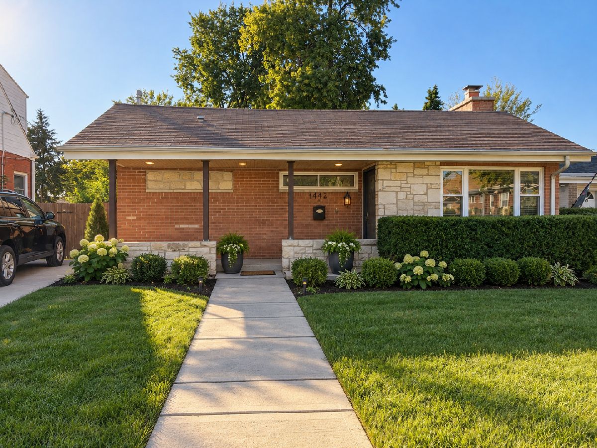  For Sale Westchester Illinois, 1442 Suffolk Avenue