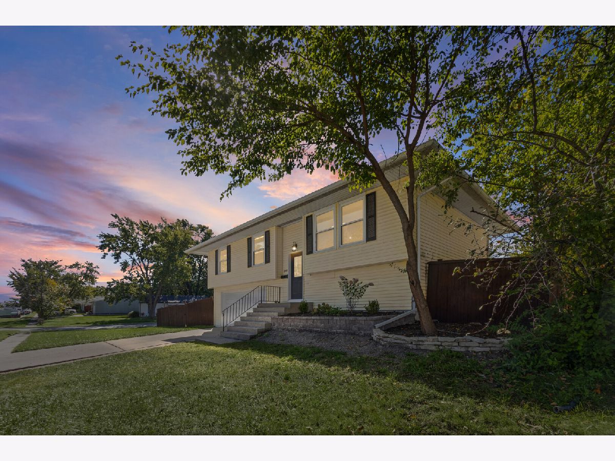  For Sale Romeoville Illinois, 300 Hickory Avenue