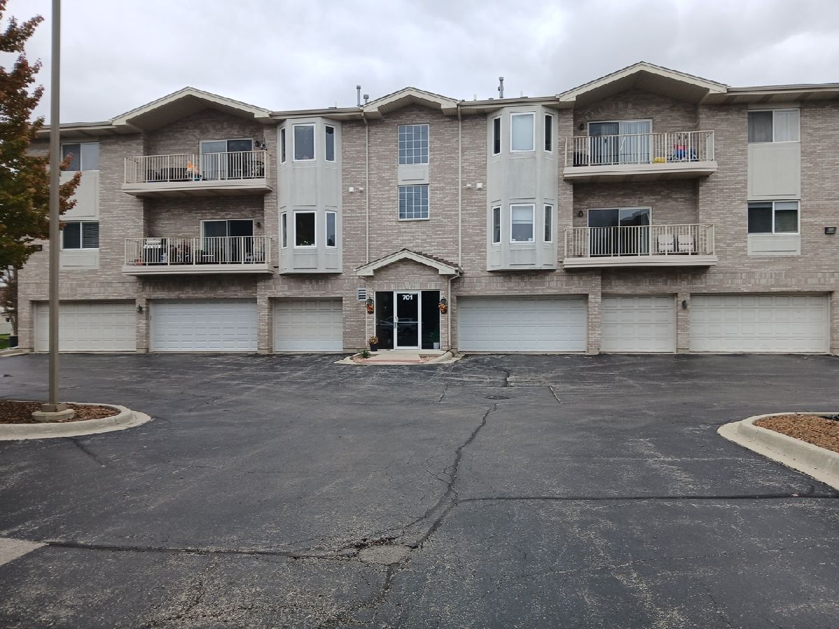  For Sale Addison Illinois, 701 5th Avenue 5th Avenue