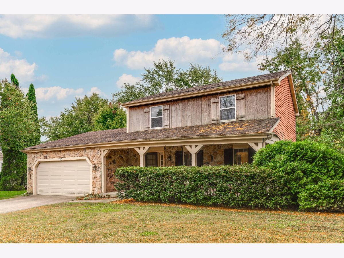  For Sale Cary Illinois, 705 Royal Glen Drive