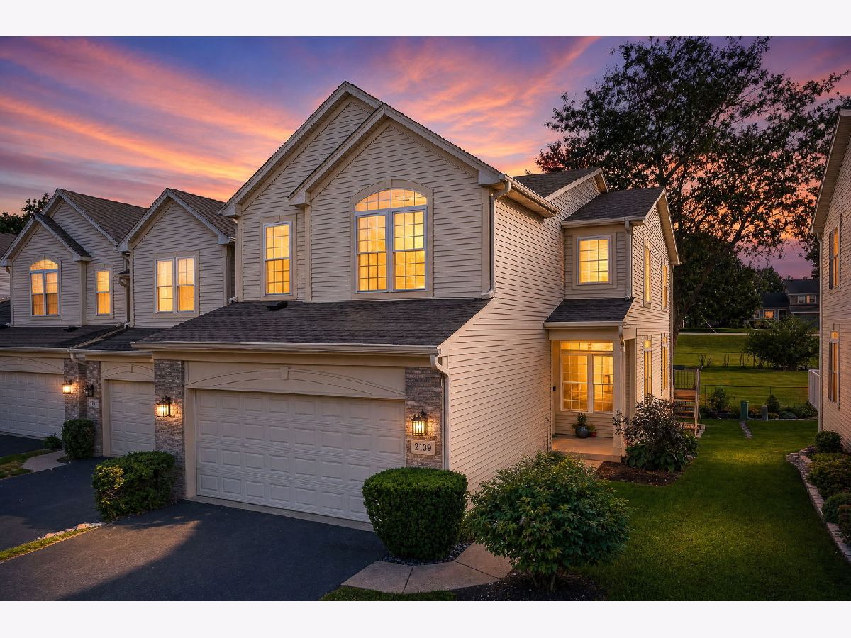 Townhomes For Sale Belmont Woods Downers Grove Illinois, 2139 Ashley Court