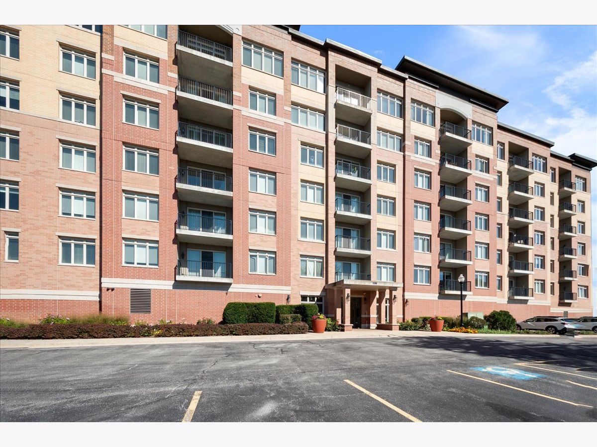  For Sale Vernon Hills Illinois, 1199 Port Clinton Road
