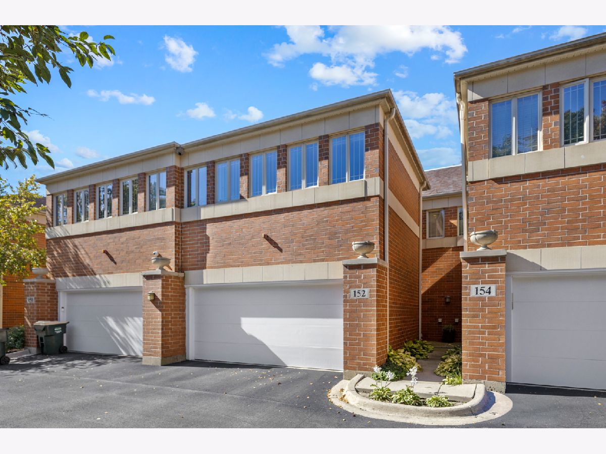  For Sale Libertyville Illinois, 152 Finstad Drive