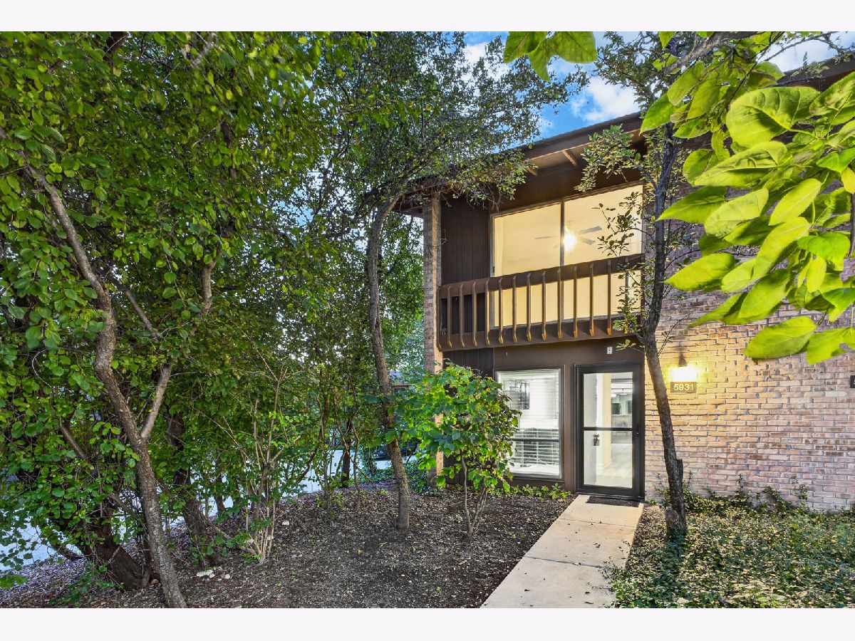 Condos & Townhomes For Sale Four Lakes Lisle Illinois, 5931 Meadow Drive