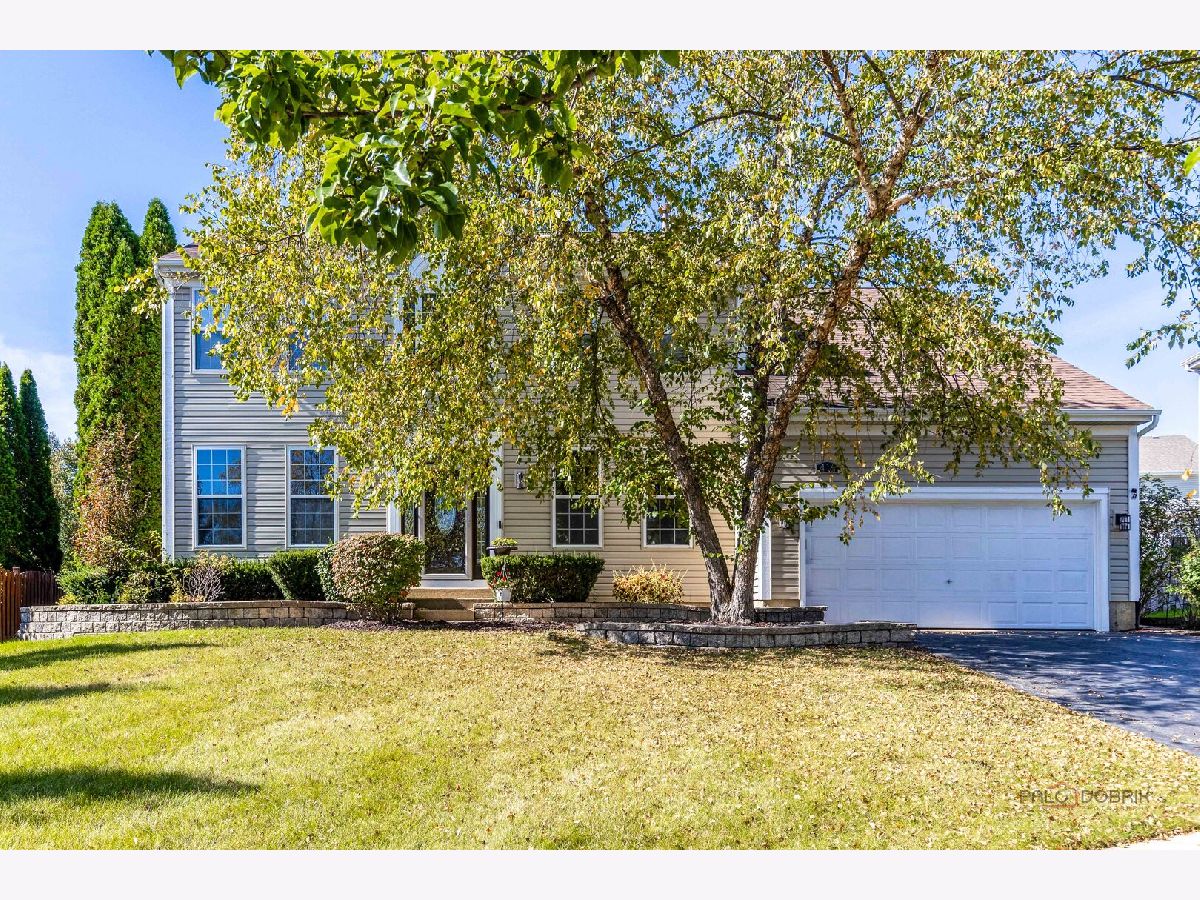  For Sale Lindenhurst Illinois, 416 Ptarmigan Place
