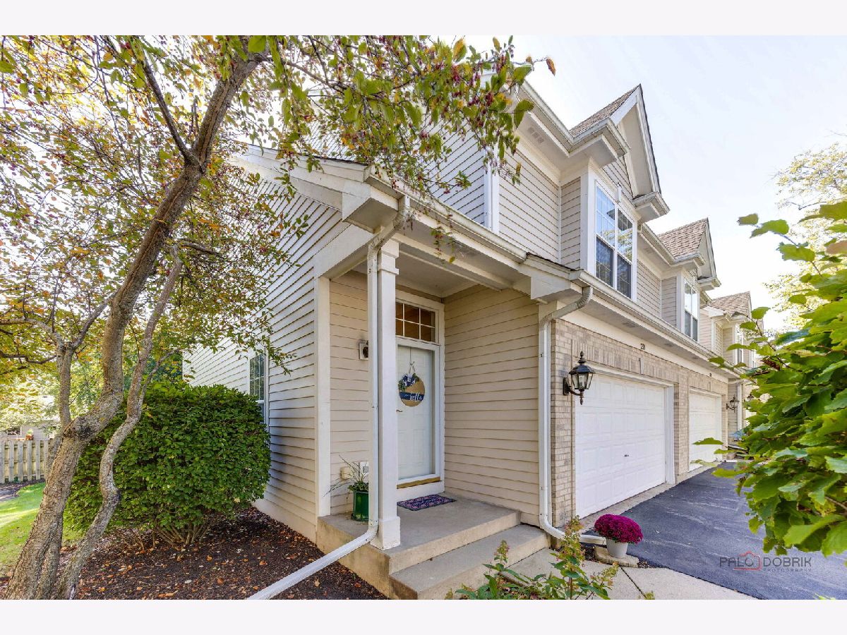 Townhomes For Sale Newhaven Cary Illinois, 1201 Danbury Drive