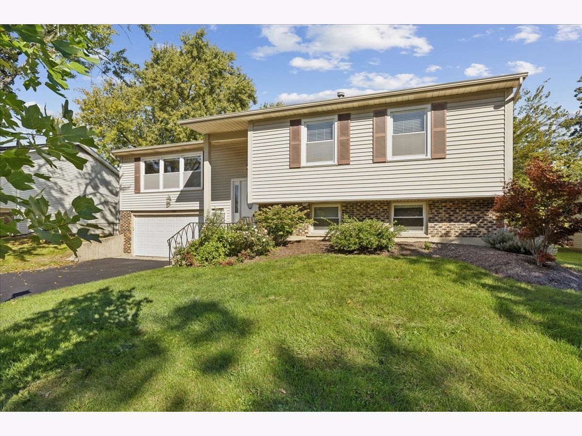  For Sale Lake Zurich Illinois, 990 Brush Hill Lane