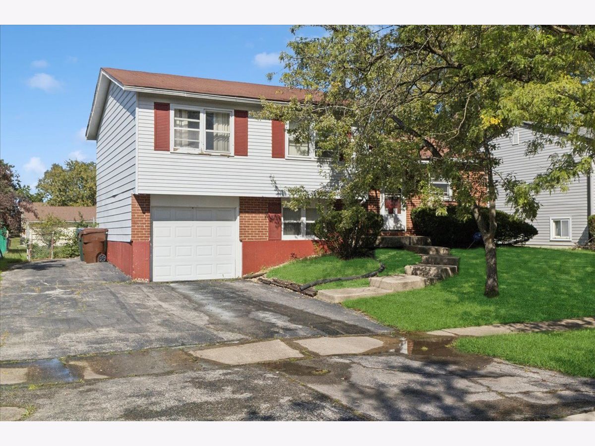  For Sale Country Club Hills Illinois, 3740 176th Place