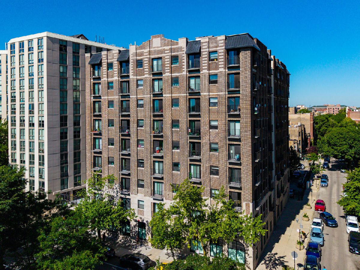 Rented Chicago Illinois, 4520 Clarendon
