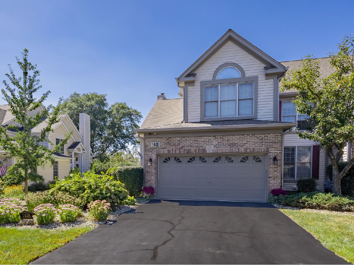 Townhomes For Sale Baileywood Naperville Illinois, 1428 Whitespire Court