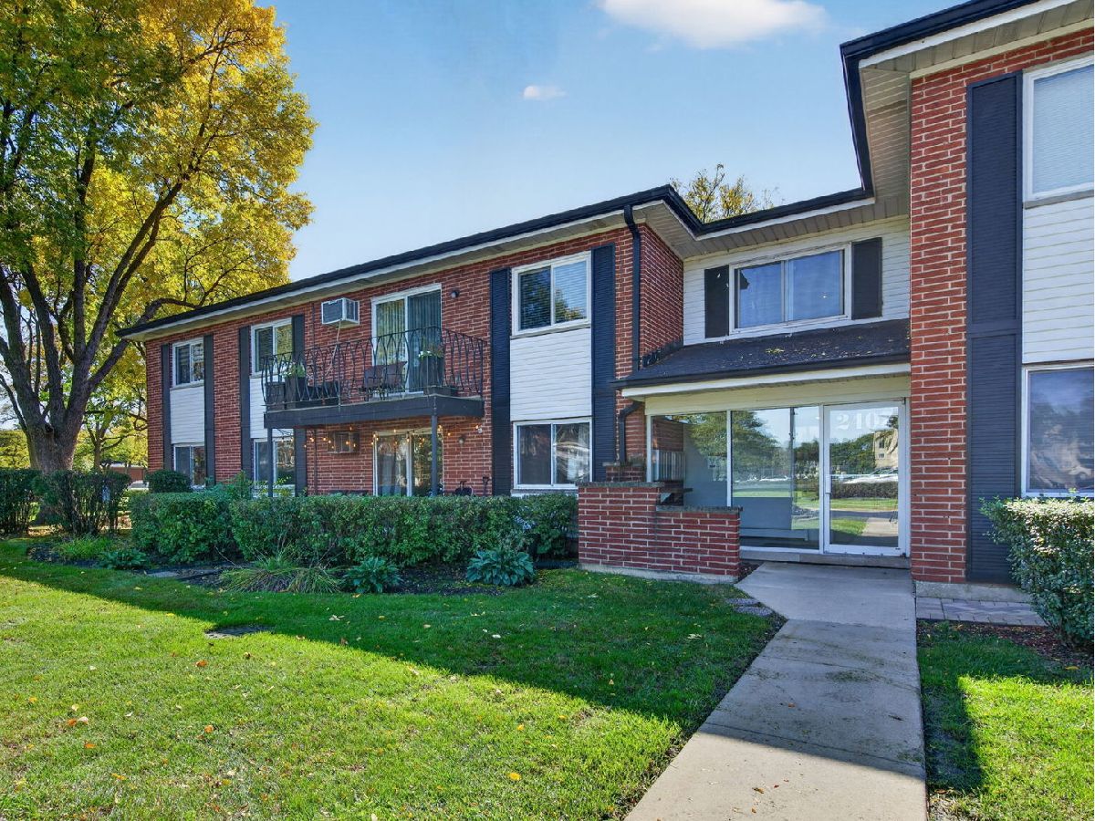 Condominiums For Sale Brandenberry Park Arlington Heights Illinois, 2407 Brandenberry Court