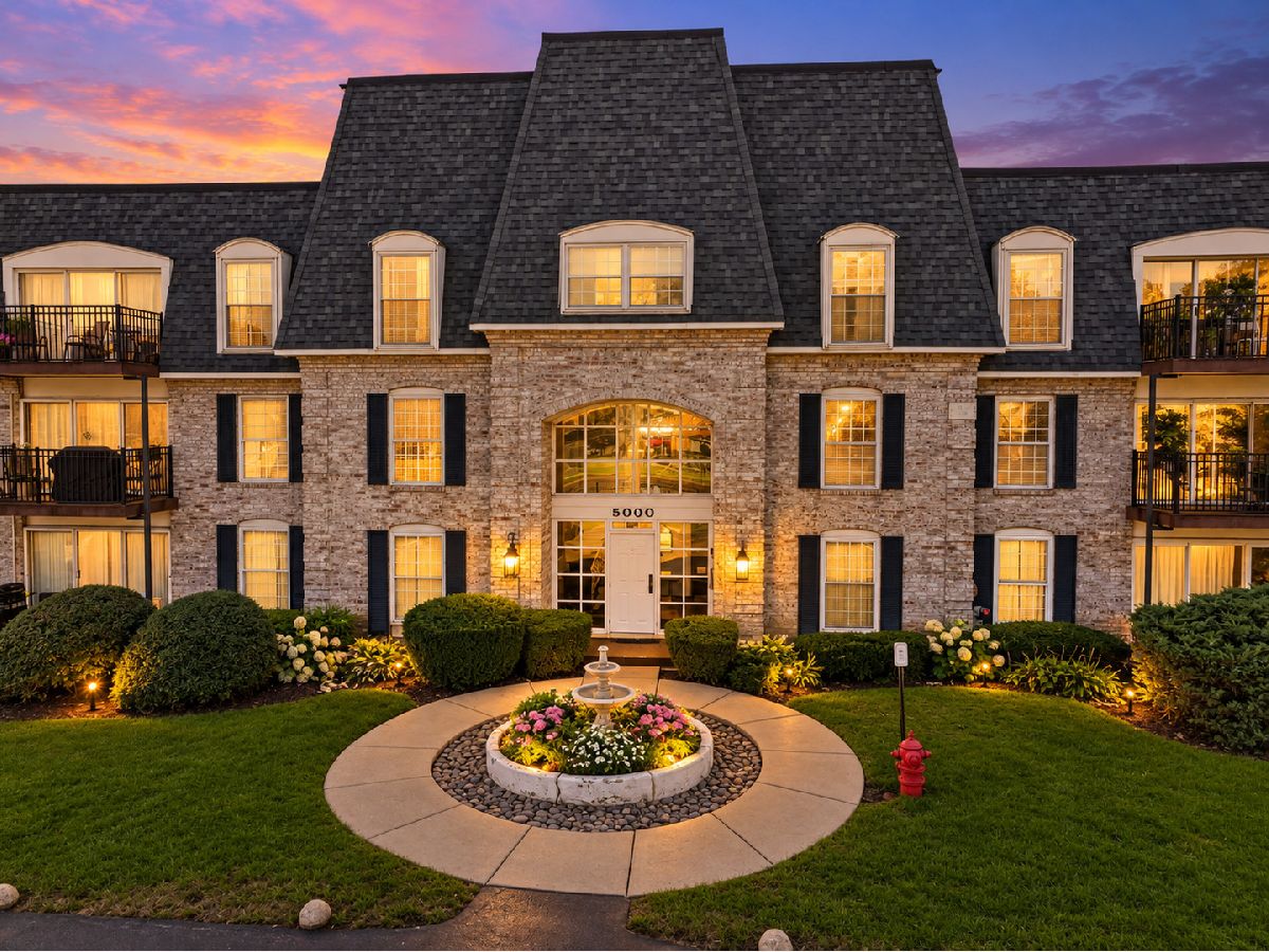  For Sale Rolling Meadows Illinois, 5000 Carriageway Drive