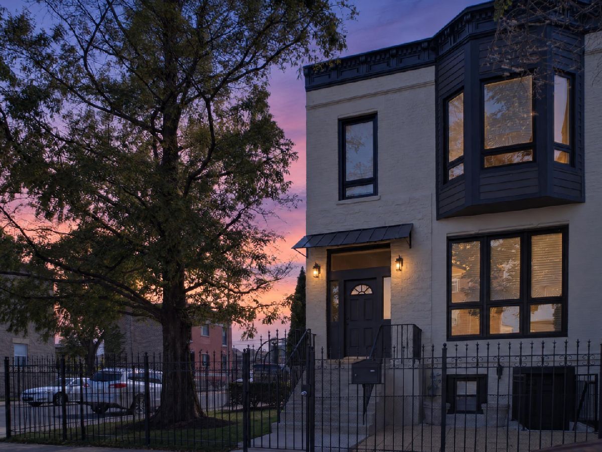  For Sale Chicago Illinois, 2703 Warren Boulevard
