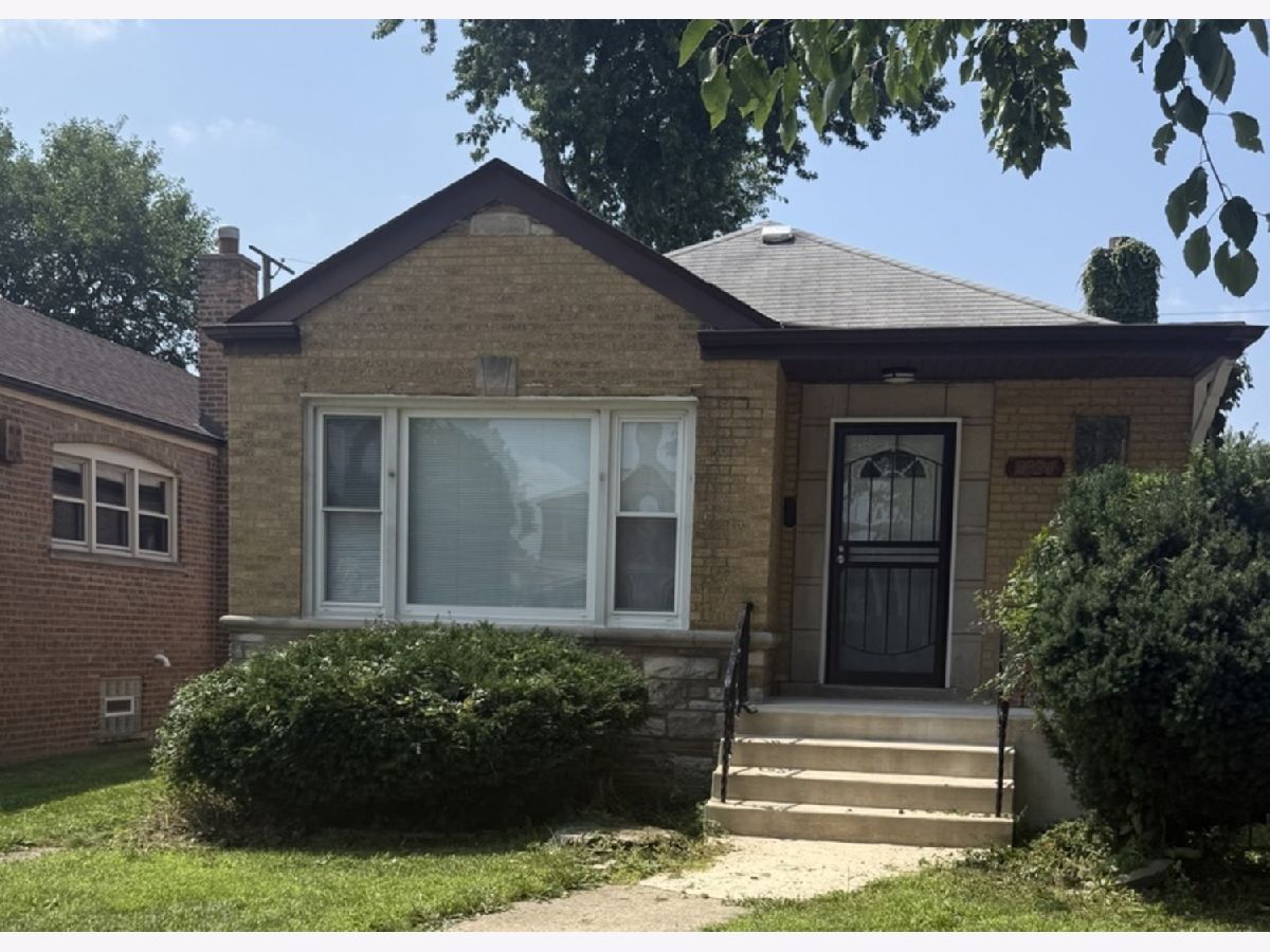  For Sale Chicago Illinois, 8926 Paxton Avenue