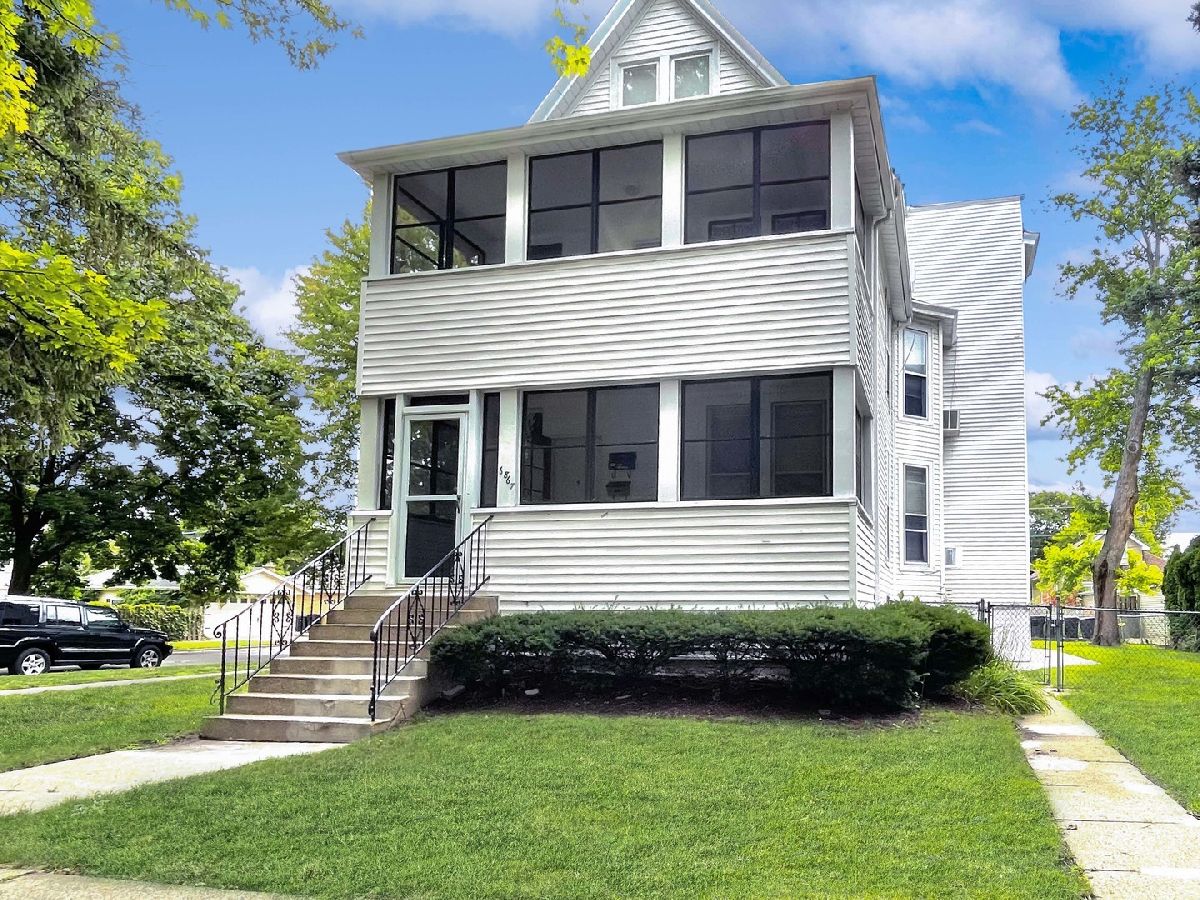 Homes & Condominiums For Rent Edison Park Place Chicago Illinois, 6867 Ottawa