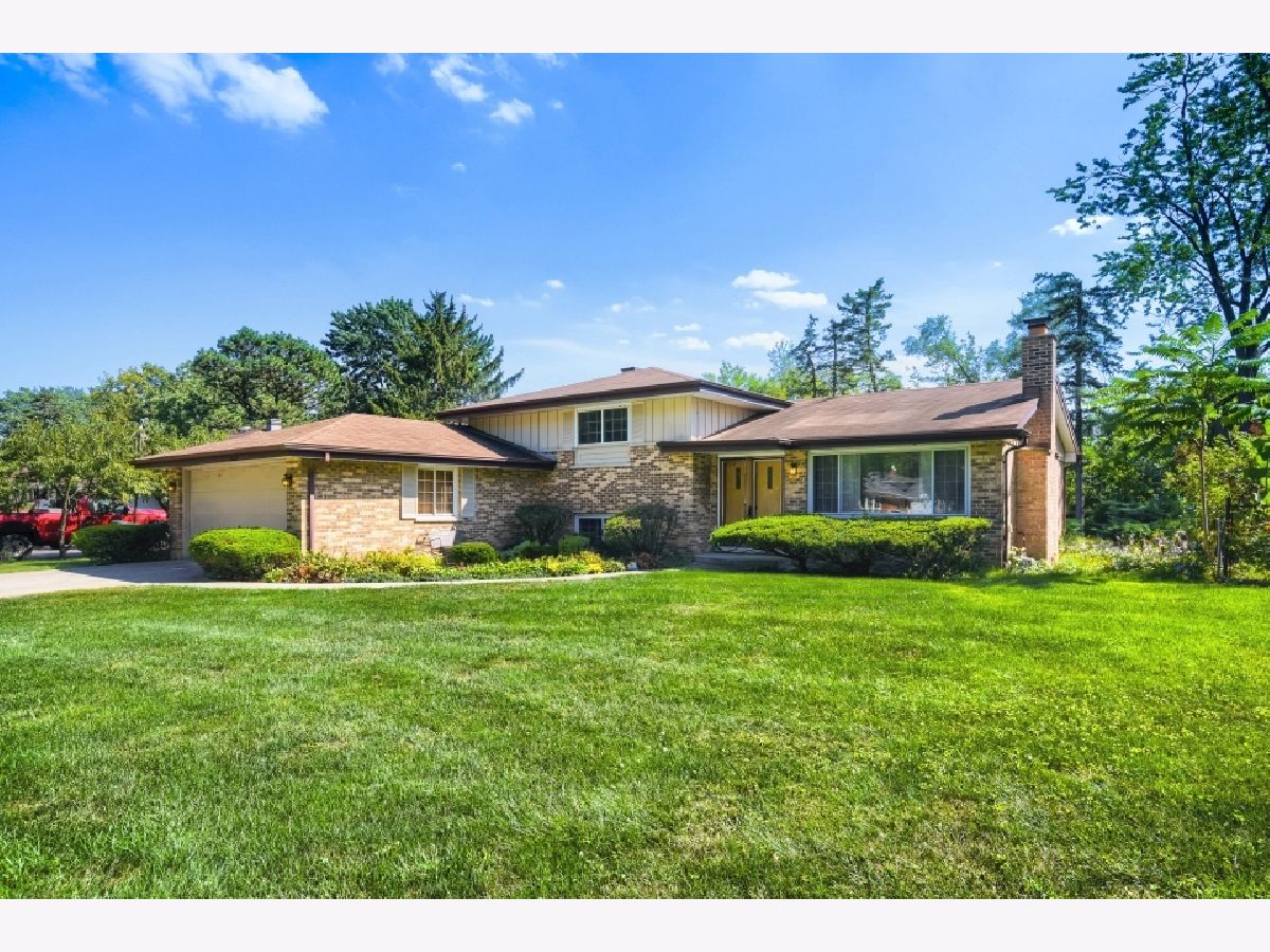 Homes For Sale Pinehurst Manor Palatine Illinois, 883 Zinnia Lane