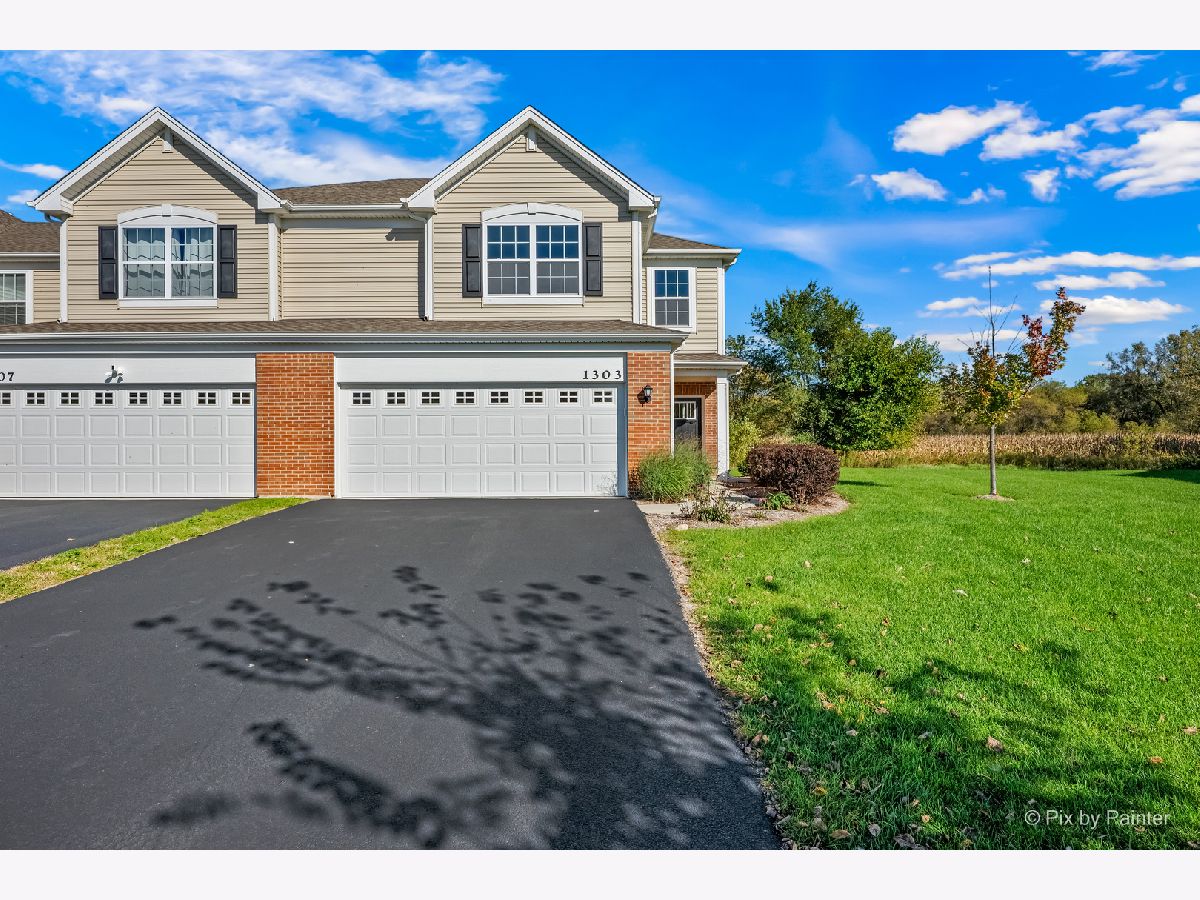 Homes & Townhomes & Condos For Sale Legend Lakes Mchenry Illinois, 1303 Draper Road
