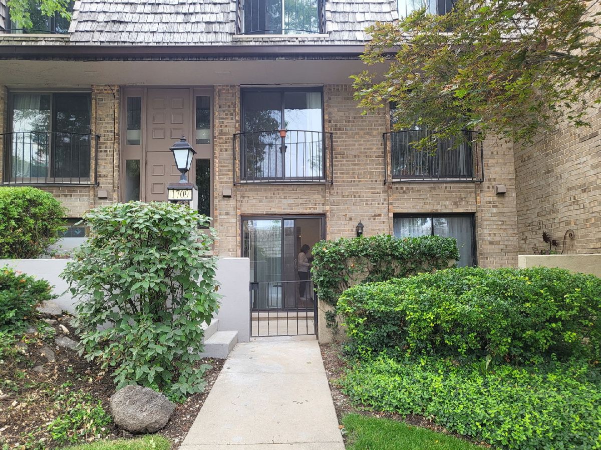  For Sale Northfield Illinois, 1709 Northfield Square