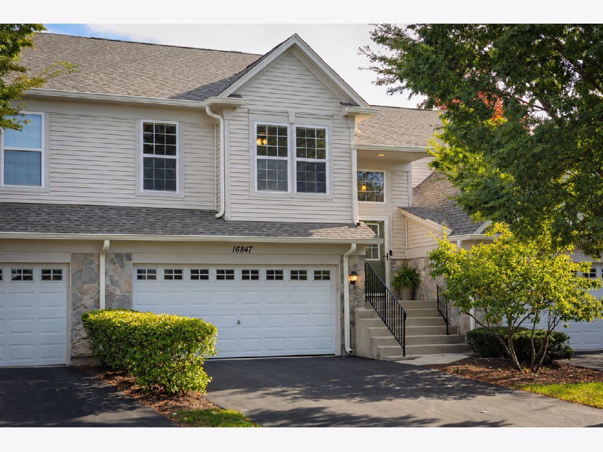  For Sale Lockport Illinois, 16847 Ivy Lane
