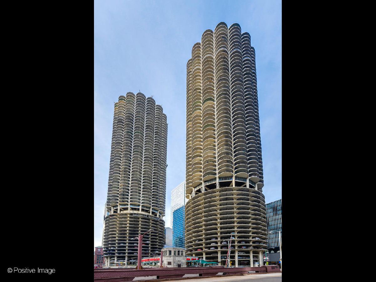  Rented Chicago Illinois, 300 State