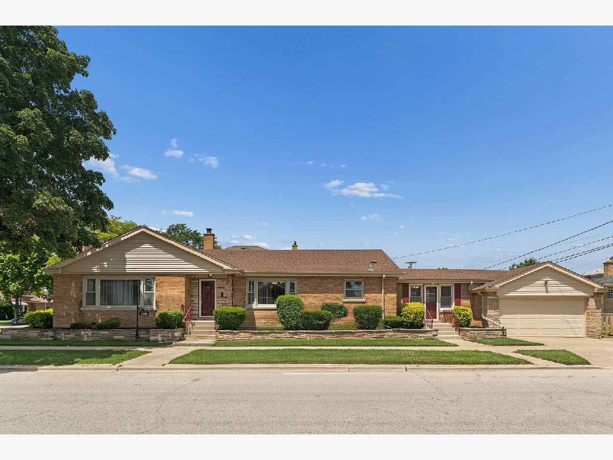  For Sale Evergreen Park Illinois, 2928 92nd Street