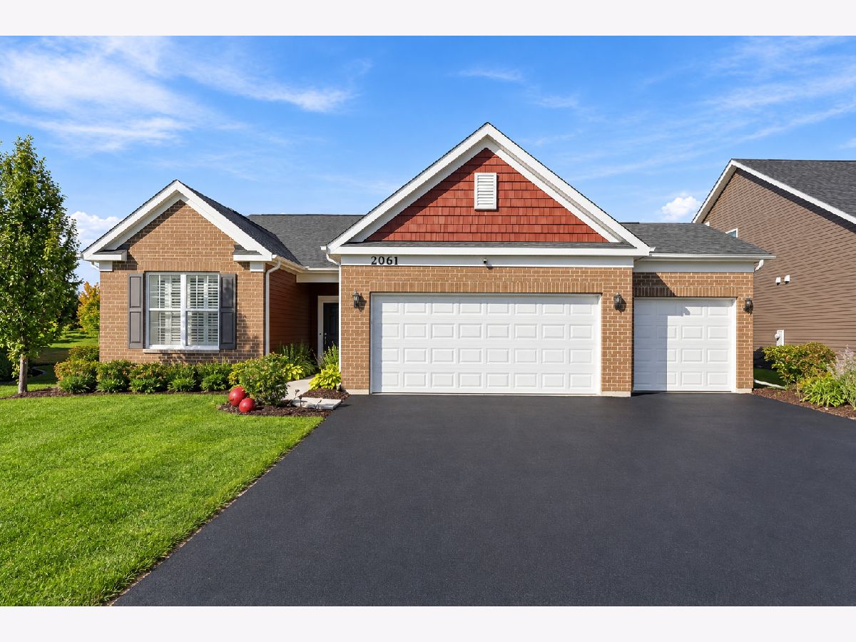  For Sale Bolingbrook Illinois, 2061 Samantha Joy Lane