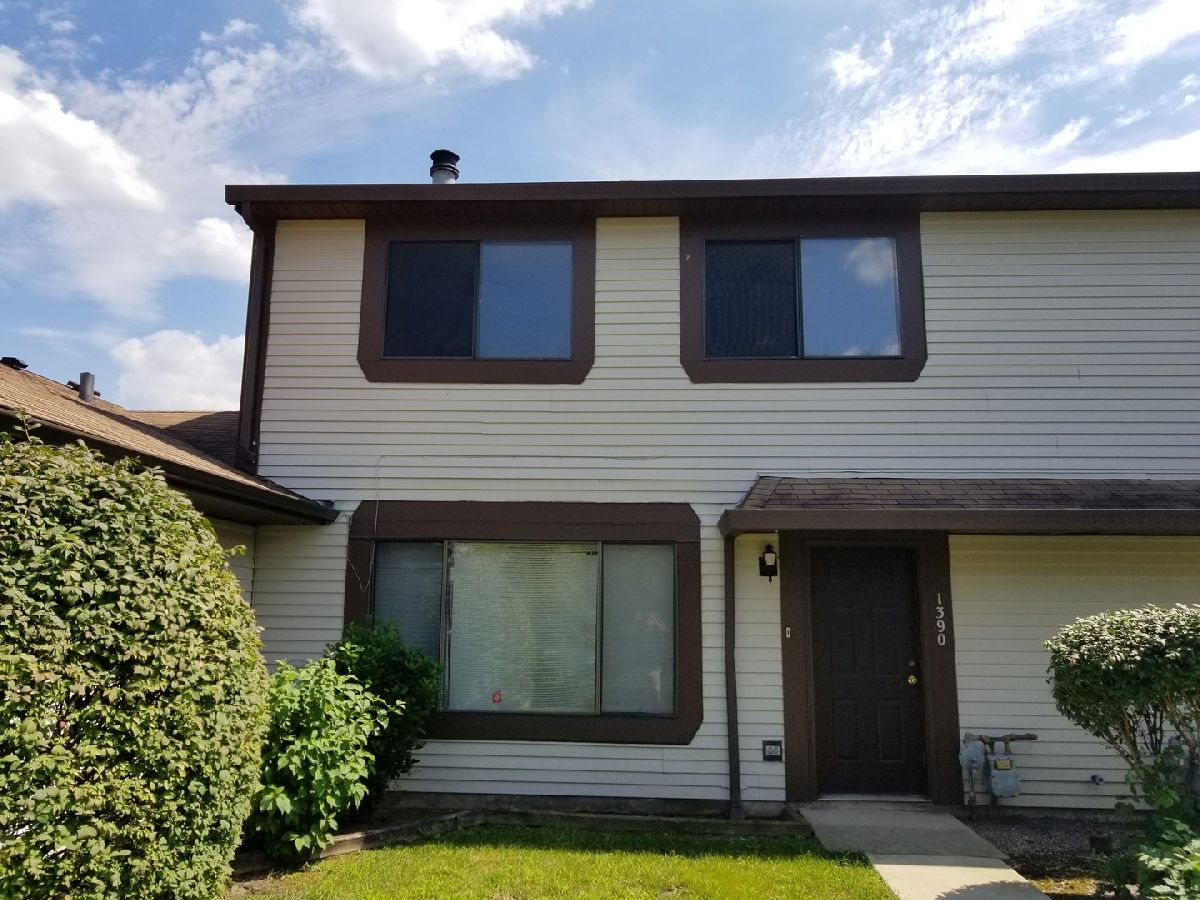  For Rent Hanover Park Illinois, 1390 Pebblebeach