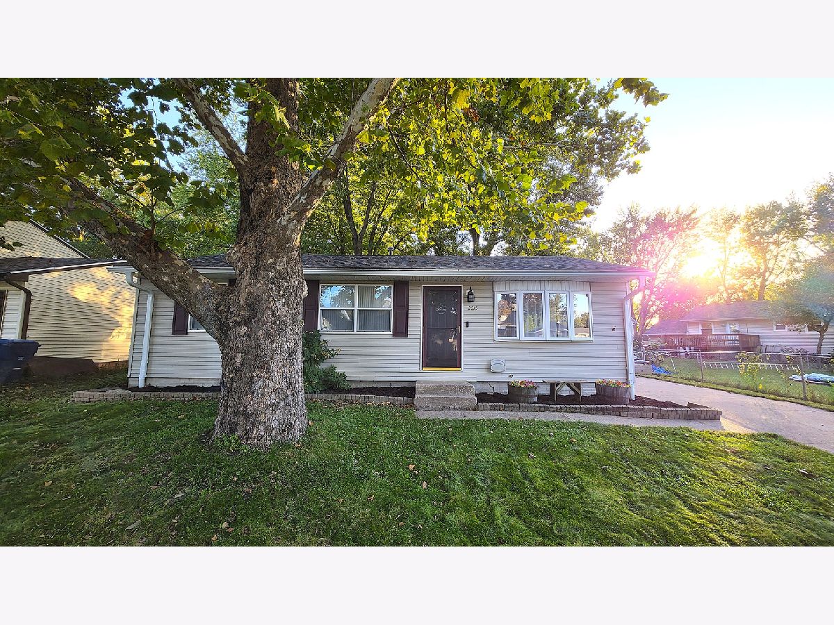  For Sale Davenport Iowa, 2015 Valley Drive