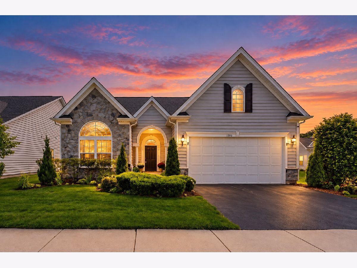 Townhomes & Condos & Homes For Sale Stonegate West Aurora Illinois, 1395 Colchester Lane