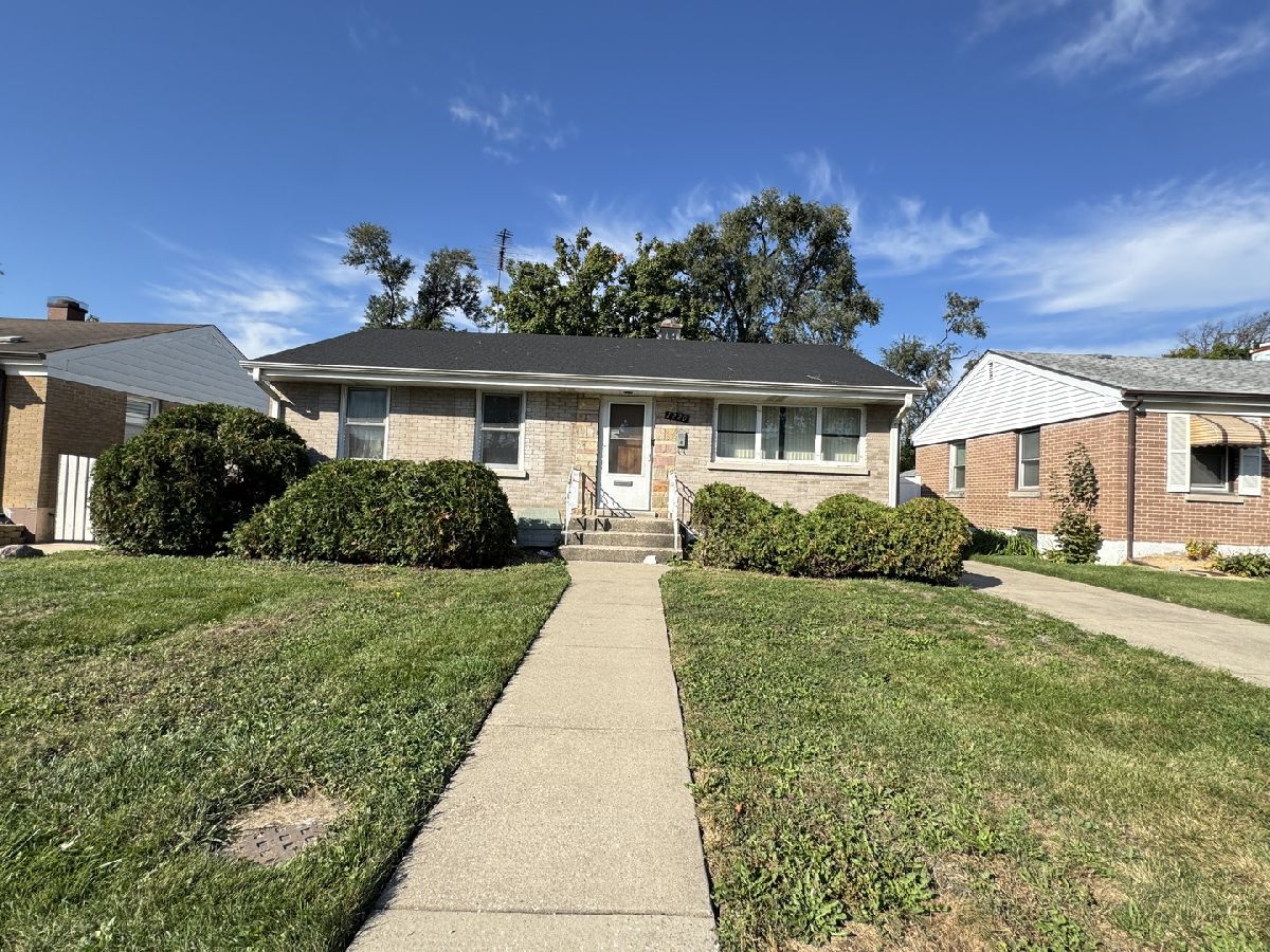  For Sale Berkeley Illinois, 1220 Lind Avenue