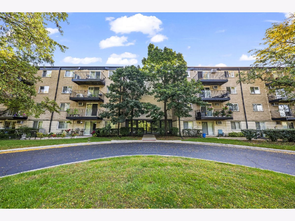Condominiums For Sale Brandenberry Park Arlington Heights Illinois, 1215 Waterman Avenue