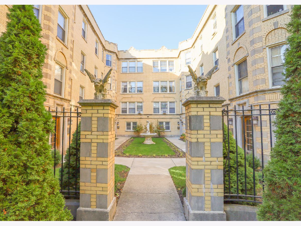  Rented Chicago Illinois, 2022 Berwyn