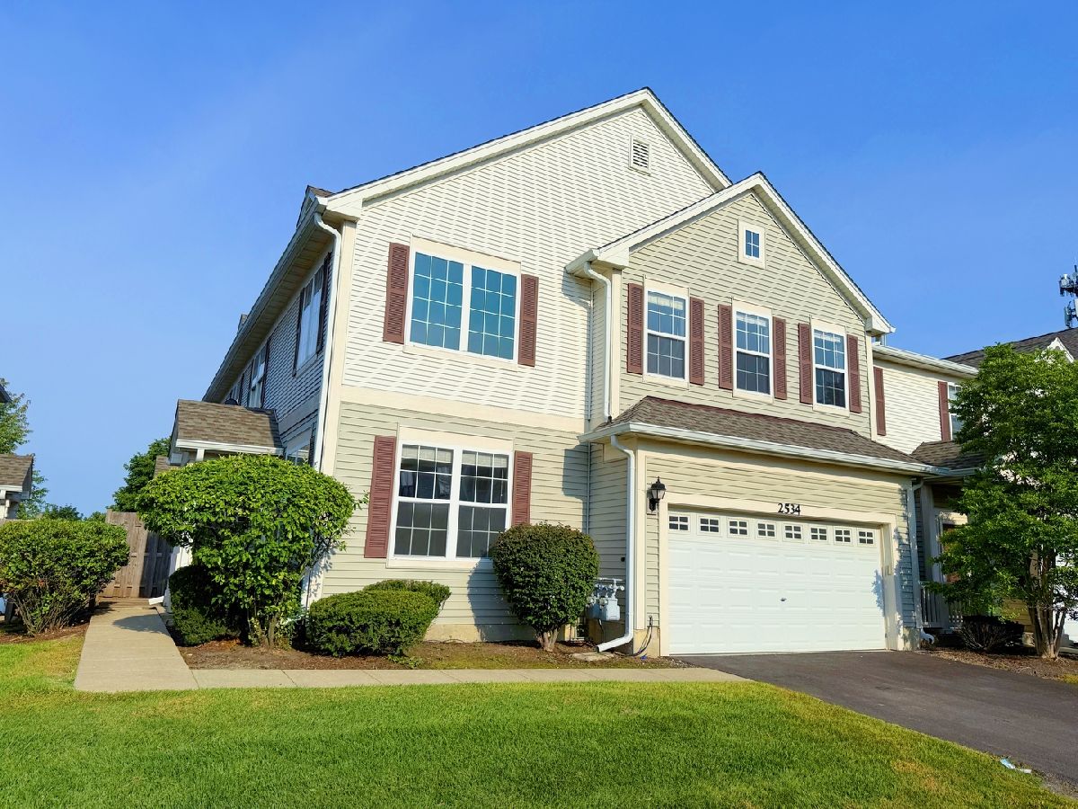  For Rent Aurora Illinois, 2534 Hillsboro