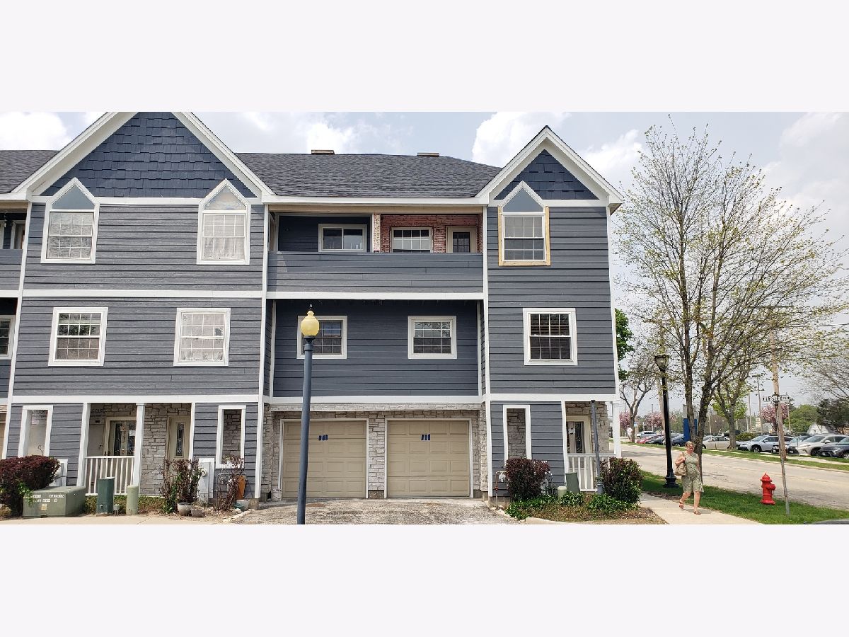  For Rent Crystal Lake Illinois, 104 Lesley