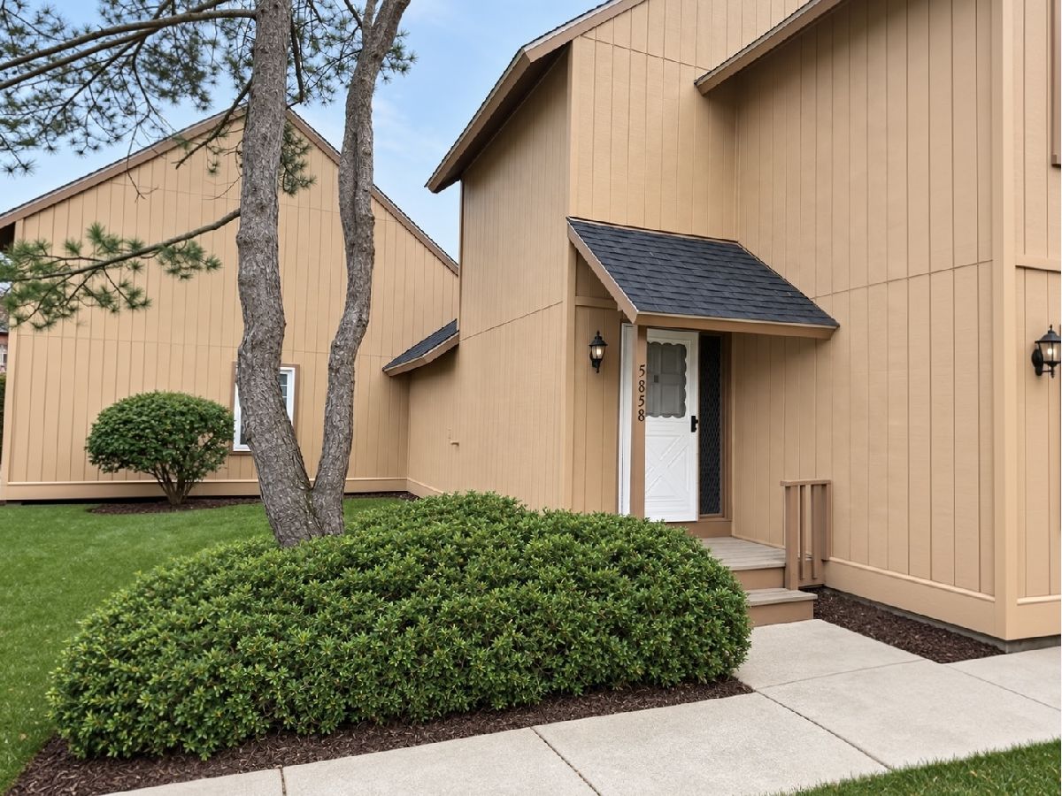  For Sale Gurnee Illinois, 5858 Heatherridge Drive