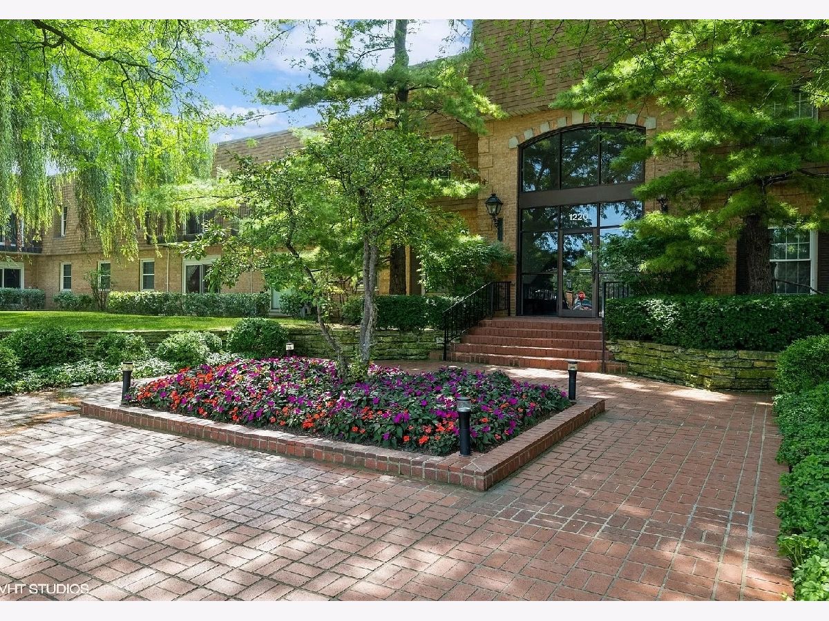  For Sale Highland Park Illinois, 1220 Park Avenue