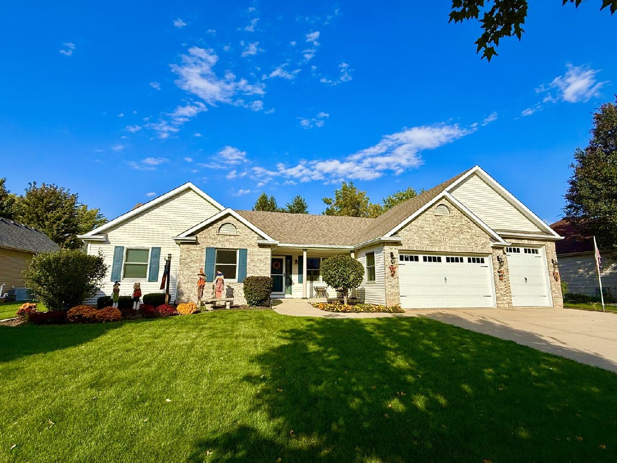  For Sale Yorkville Illinois, 1271 Clearwater Drive