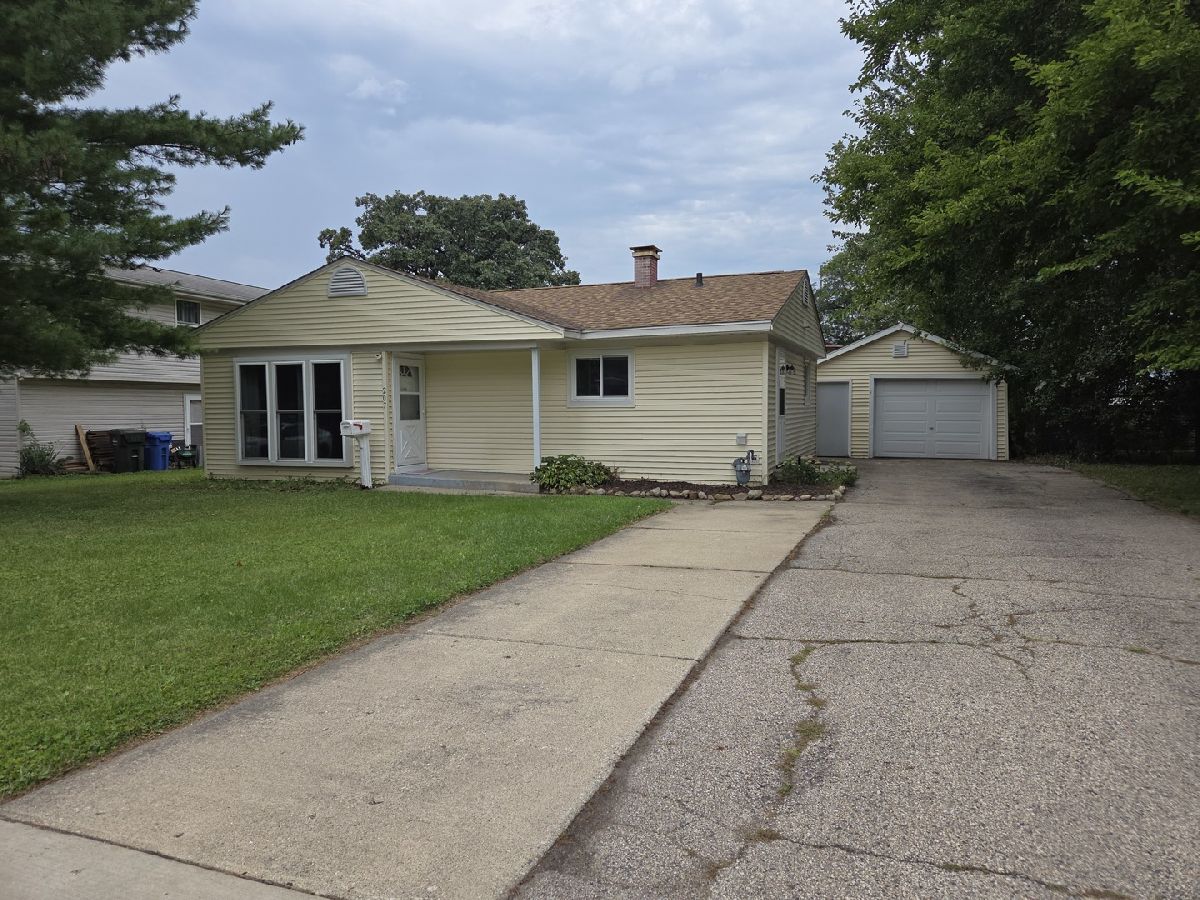  For Rent Carpentersville Illinois, 207 Caddy