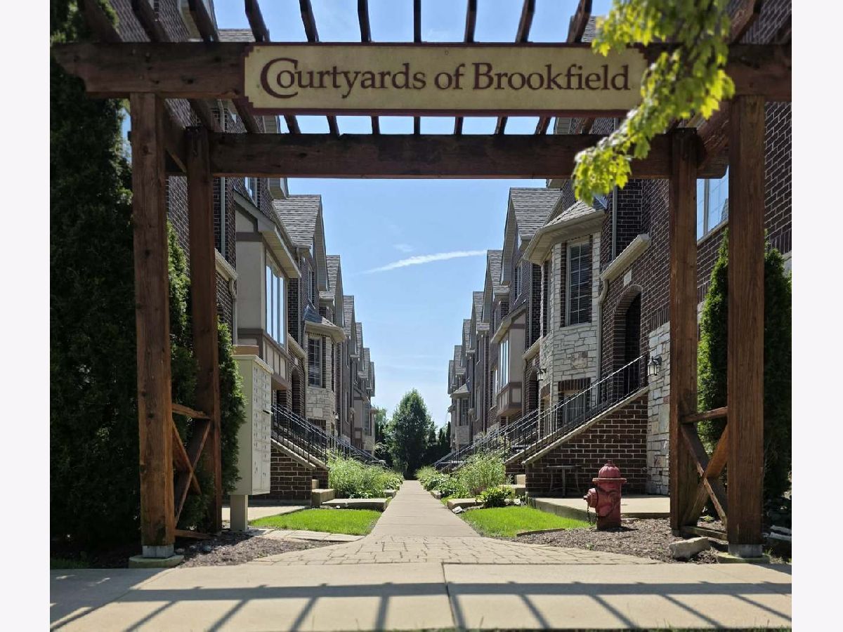  For Rent Brookfield Illinois, 4303 Eberly