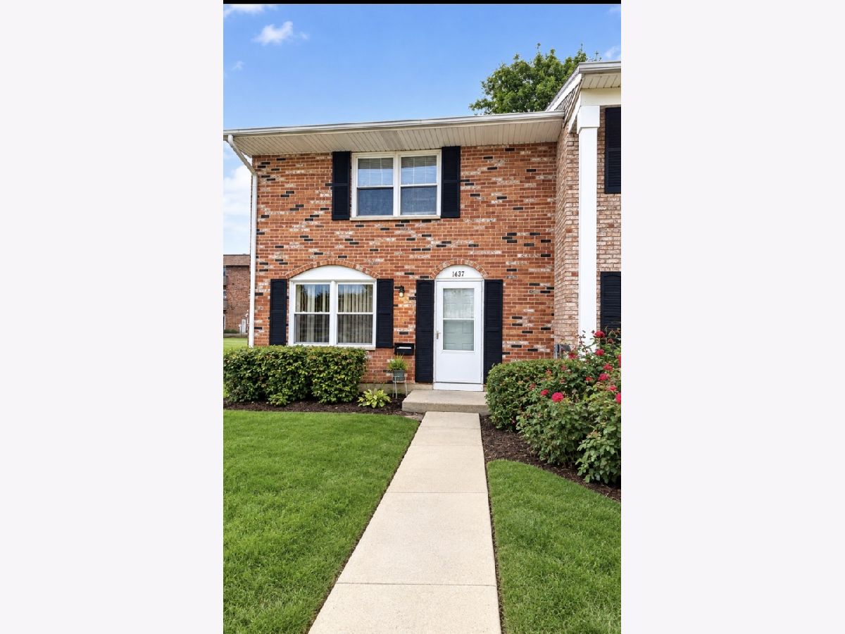  For Rent Streamwood Illinois, 1637 Mckool